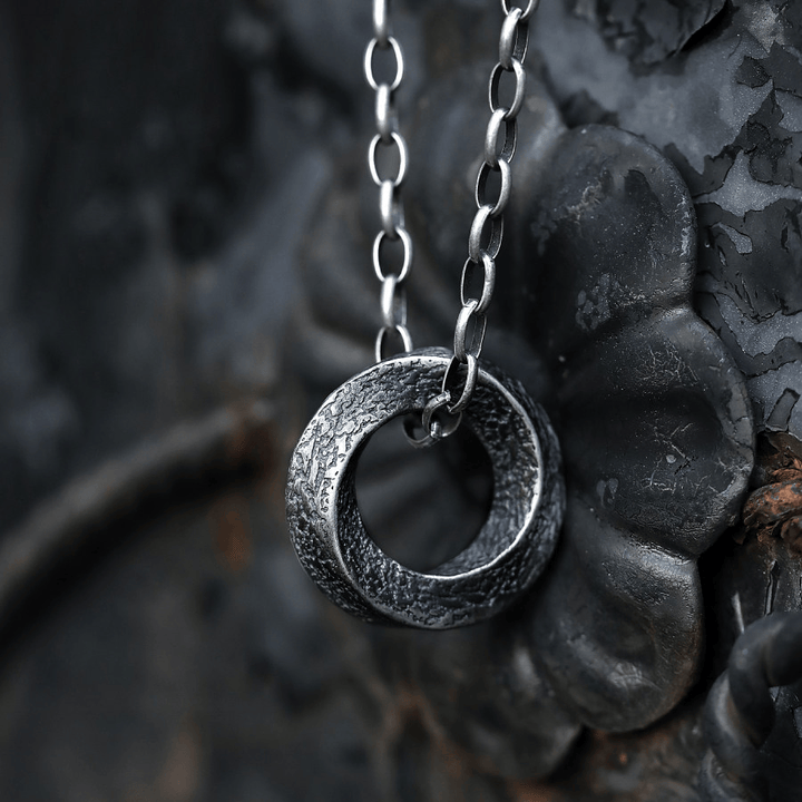 Handgefertigte Möbiusband-Halskette aus 999er Silber von WorldNorse - image 0