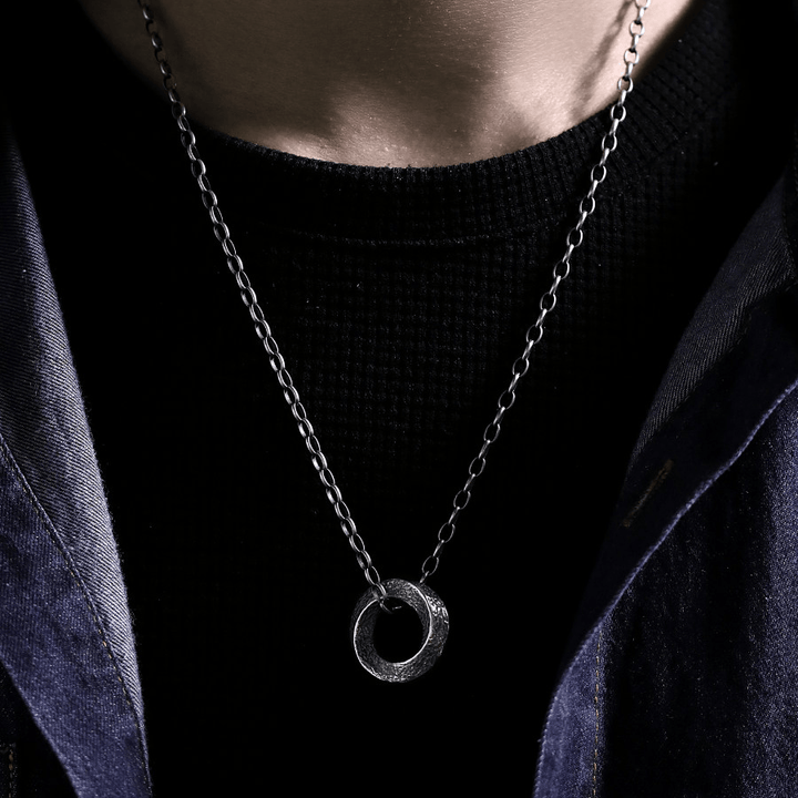 Handgefertigte Möbiusband-Halskette aus 999er Silber von WorldNorse - image 2