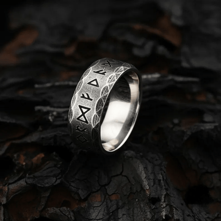 WorldNorse Gehämmerter Futhark-Runen-Wikinger-Amulettring - image 3
