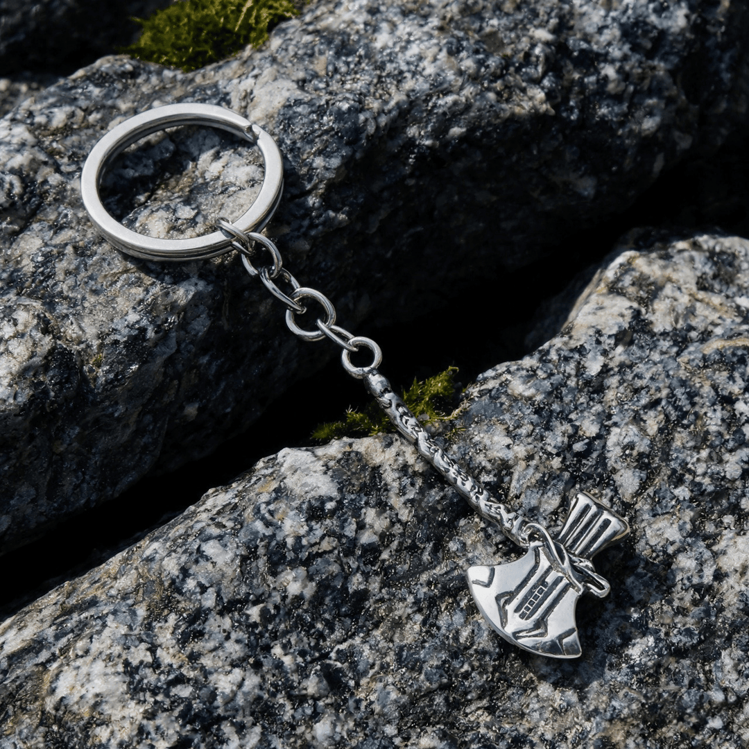WorldNorse Schlüsselanhänger mit Wikingeraxt und Wikinger Axt Griff - Silber - image 1