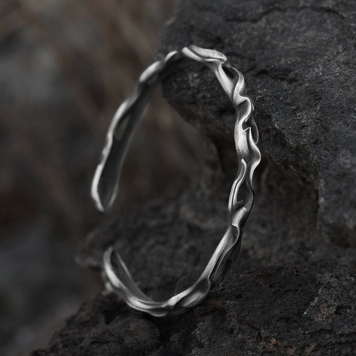 WorldNorse Handgefertigtes Armband aus 999er Silber mit gedrehter Flammenform und Hohlprofil - image 2