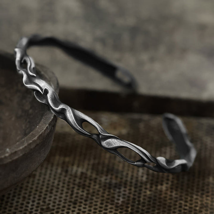 WorldNorse Handgefertigtes Armband aus 999er Silber mit gedrehter Flammenform und Hohlprofil - image 3