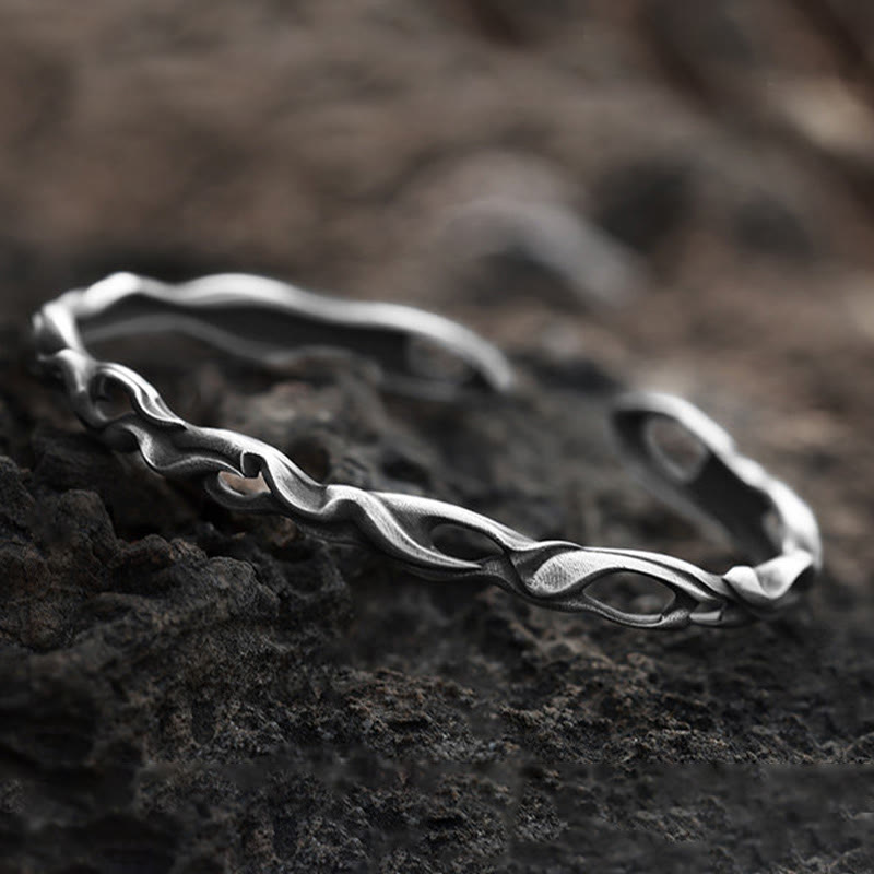 WorldNorse Handgefertigtes Armband aus 999er Silber mit gedrehter Flammenform und Hohlprofil - image 4