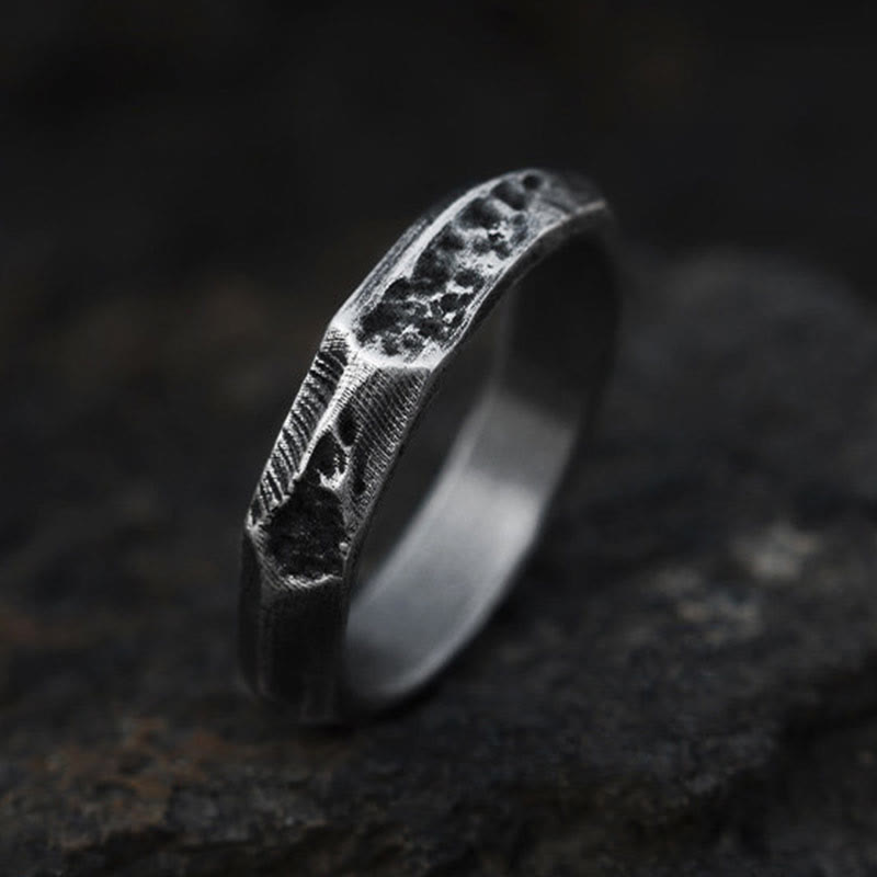 WorldNorse Handgefertigter Vintage-Ring aus 999er Silber mit geometrischem Hammerschlagmuster - image 3