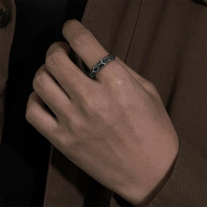 WorldNorse Handgefertigter Vintage-Ring aus 999er Silber mit geometrischem Hammerschlagmuster - image 1