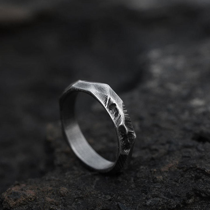 WorldNorse Handgefertigter Vintage-Ring aus 999er Silber mit geometrischem Hammerschlagmuster - image 2