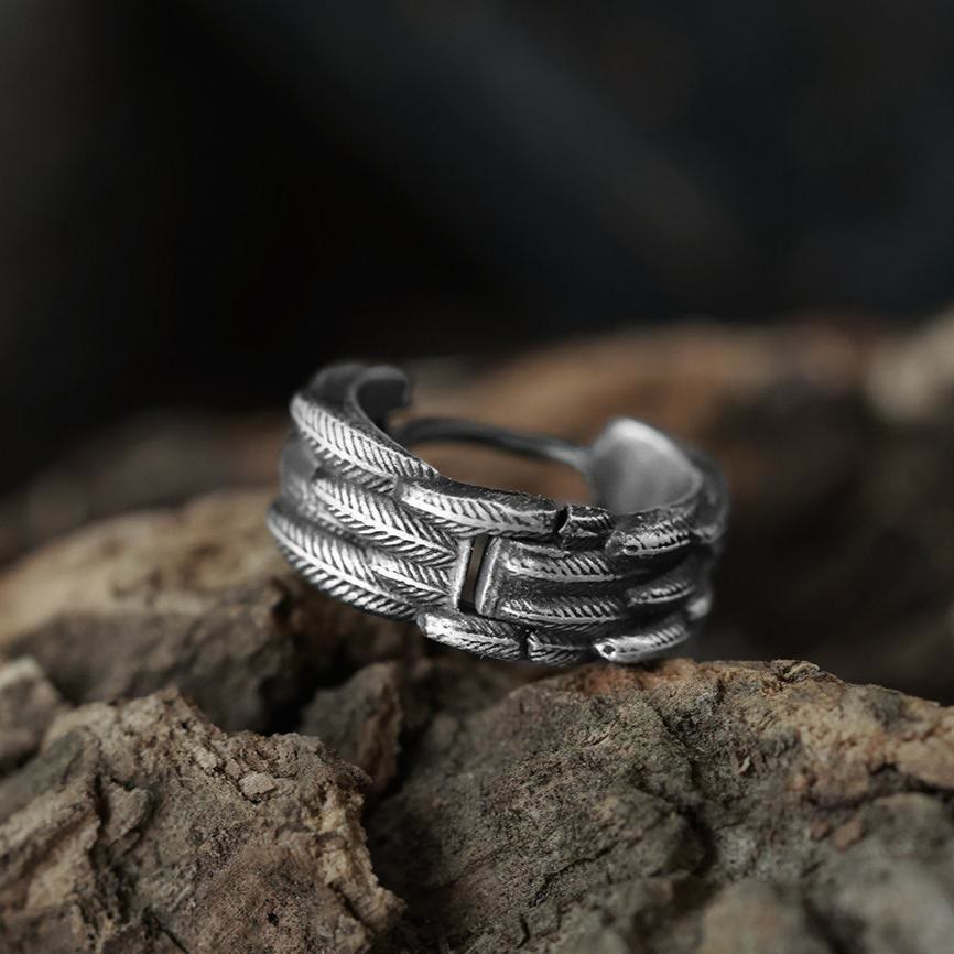 WorldNorse Handgefertigte Ohrringe aus 925er Silber mit mehrlagigem Federmotiv - image 2
