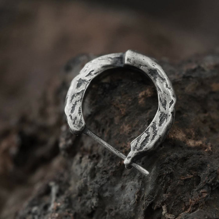 WorldNorse Handgefertigte Ohrringe aus 925er Silber mit Rissmuster - image 5