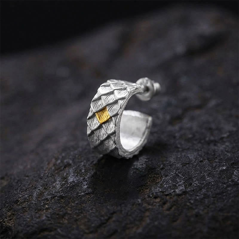 WorldNorse Handgefertigte Ohrringe aus 999er Silber mit Drachenschuppenmuster - Ein Paar - Weiß - image 6
