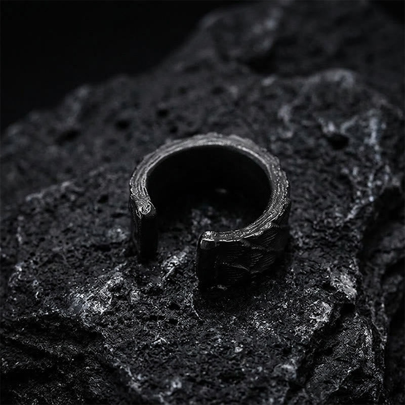 WorldNorse Handgefertigte Ohrringe aus 999er Silber mit nordischem Wyrm-Motiv und umgekehrter Schuppenform - image 4
