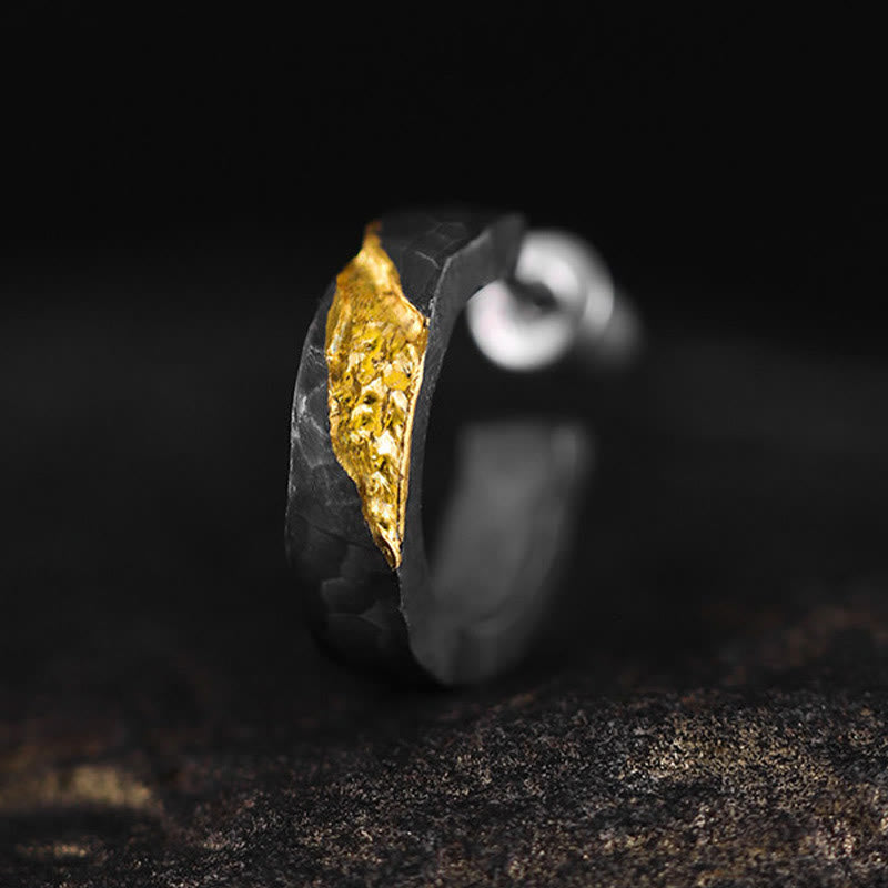 WorldNorse Handgefertigte Ohrringe aus 999er Silber mit gehämmertem Goldadermuster - image 3