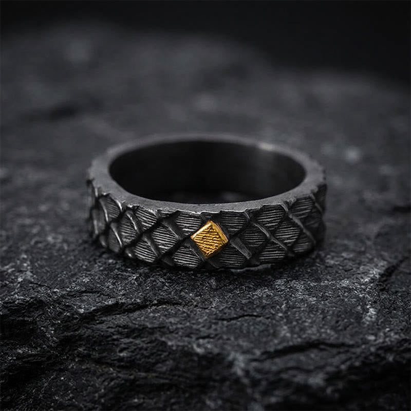 WorldNorse Handgefertigter Ring aus 999er Silber mit geprägtem Drachenschuppenmuster und Goldeinlage - image 3