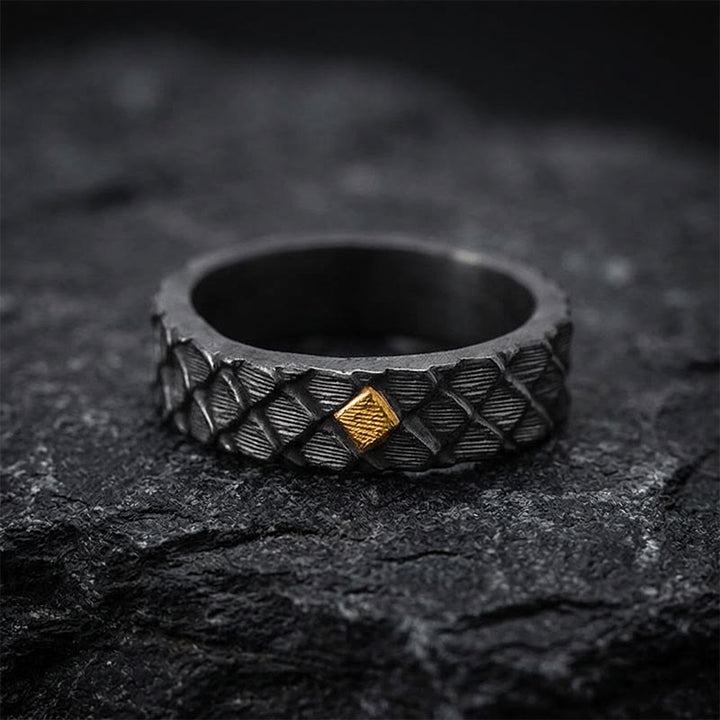 WorldNorse Handgefertigter Ring aus 999er Silber mit geprägtem Drachenschuppenmuster und Goldeinlage - image 3