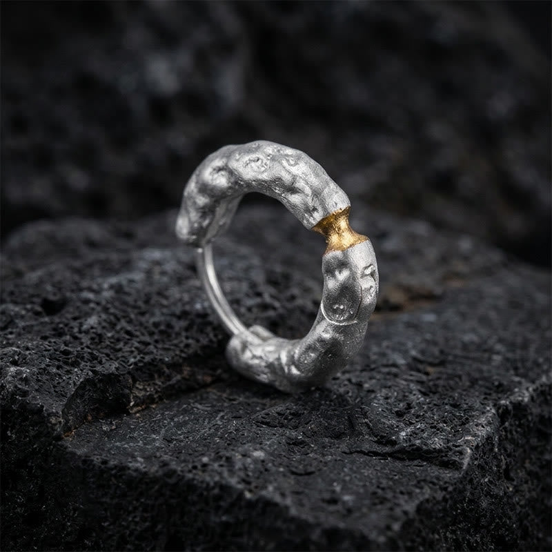 WorldNorse Handgefertigte Ohrringe aus 999er Silber mit rustikalem Felsmotiv und Goldeinlage für die Taille - Ein Paar #Weiß - image 3
