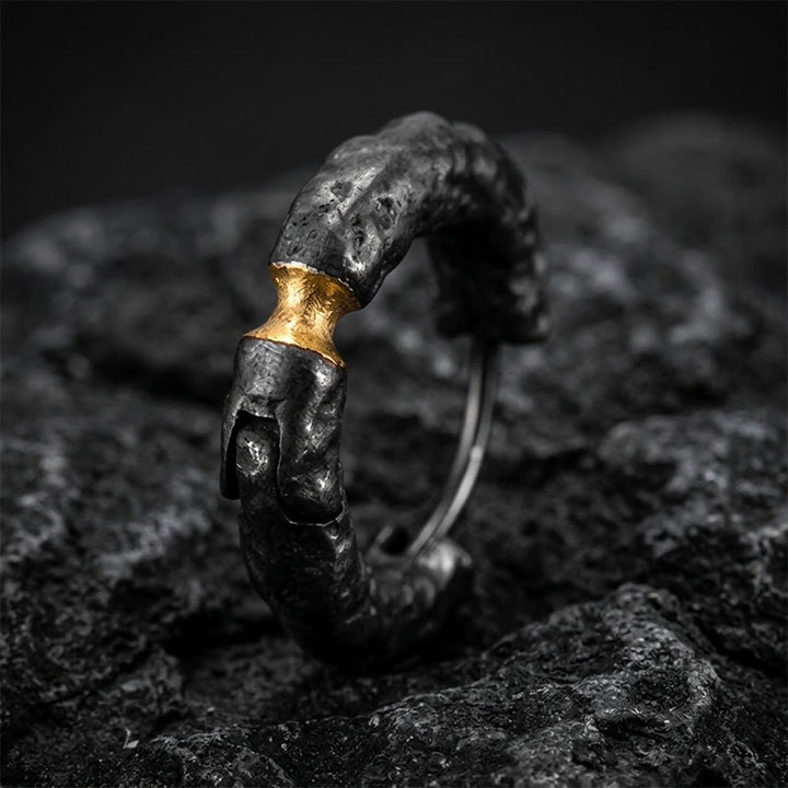 WorldNorse Handgefertigte Ohrringe aus 999er Silber mit rustikalem Felsmotiv und Goldeinlage für die Taille - Ein Paar #Schwarz - image 1