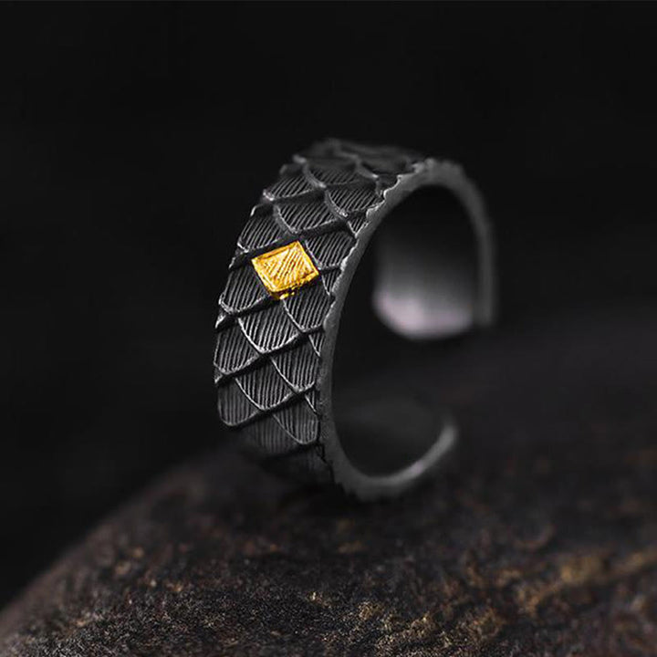 WorldNorse Handgefertigter offener Ring aus 999er Silber mit geprägtem Drachenschuppenmuster und Goldeinlage - 7,7 mm - JA, BITTE - image 0